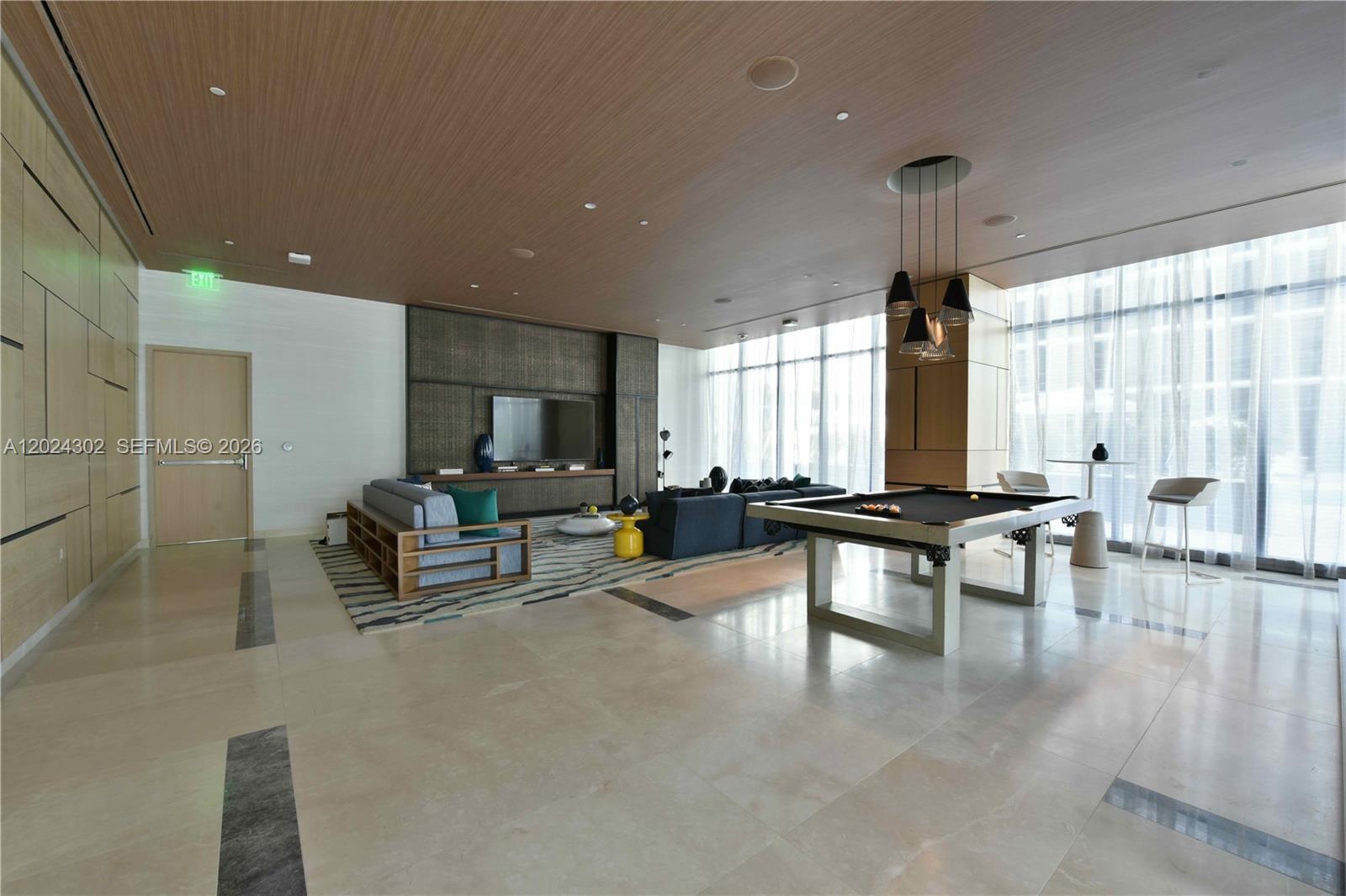 45 SW 9th St #2109, Miami FL 33130