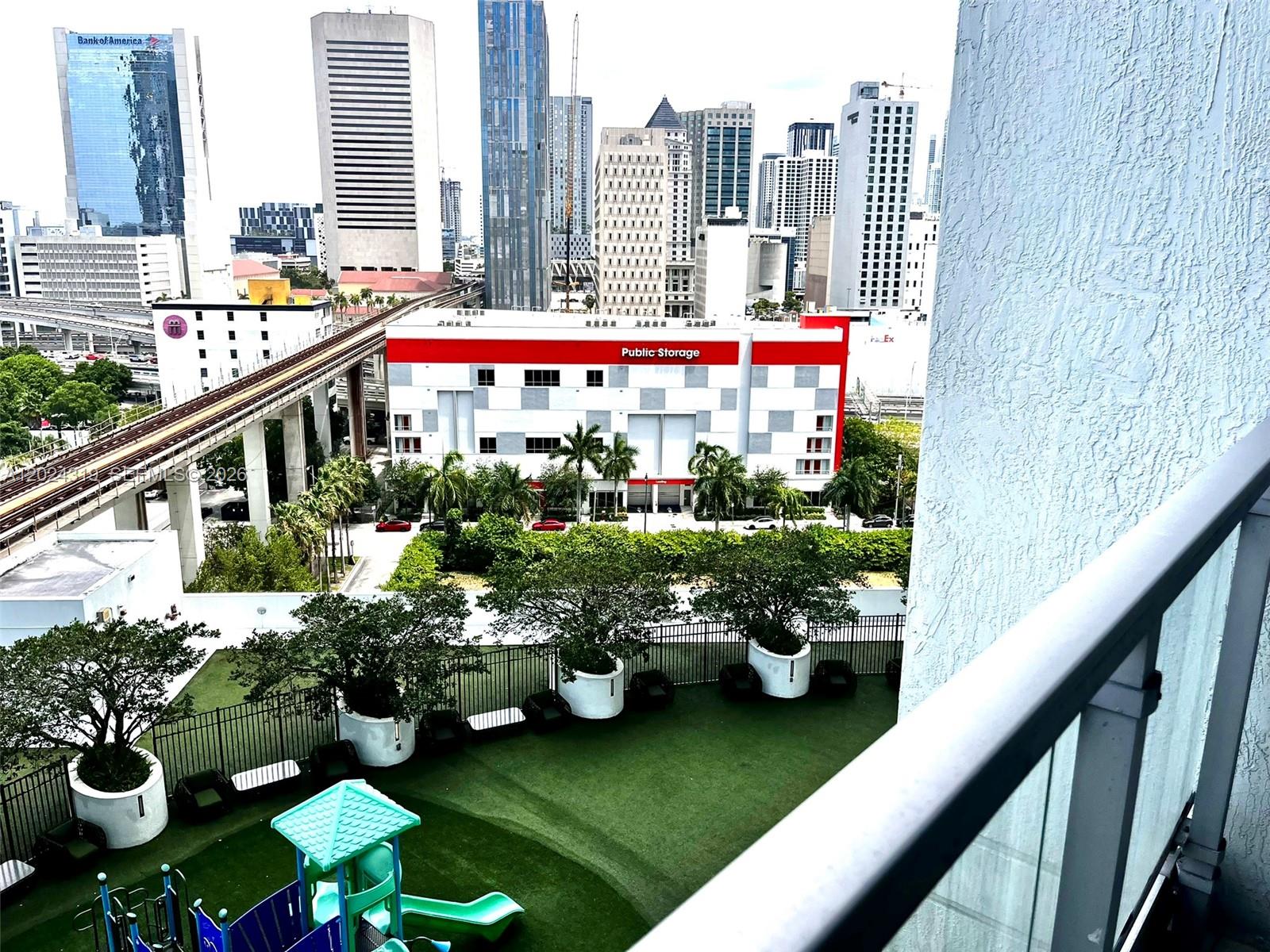 90 SW 3rd St #1409, Miami FL 33130