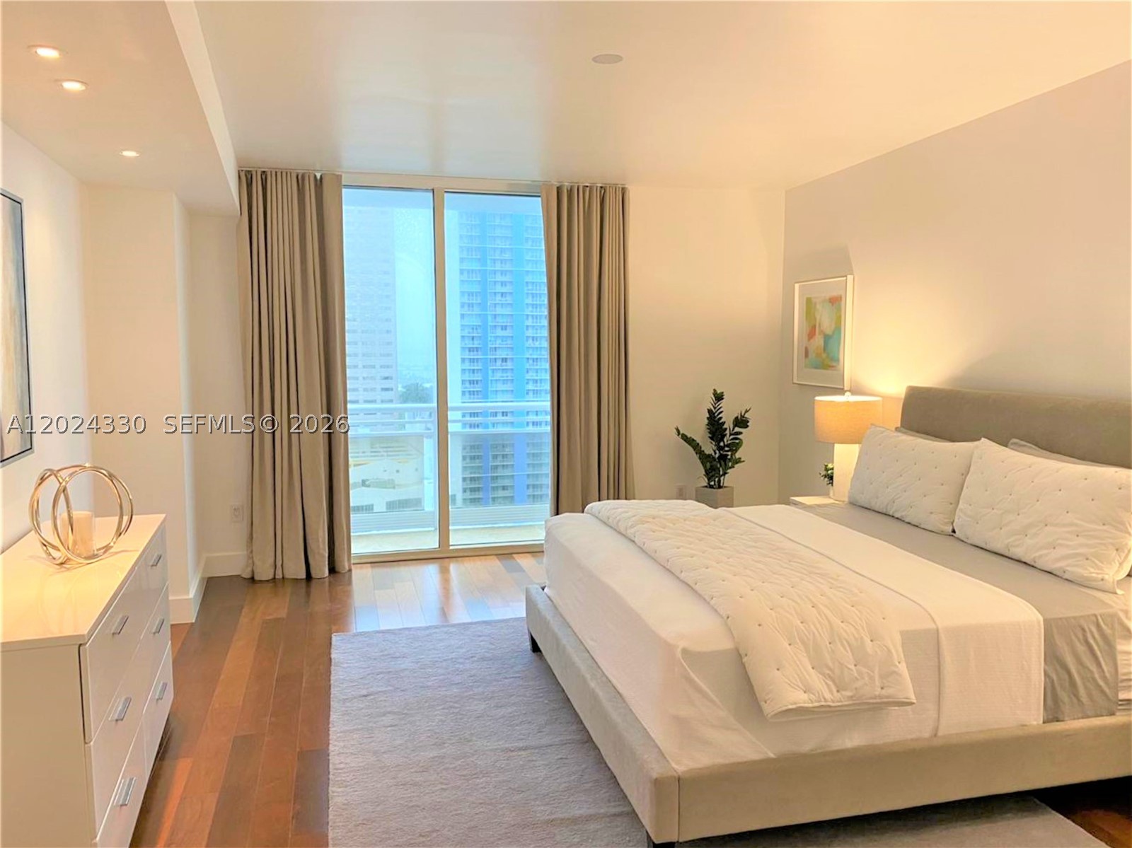 901 Brickell Key Blvd #2006, Miami FL 33131