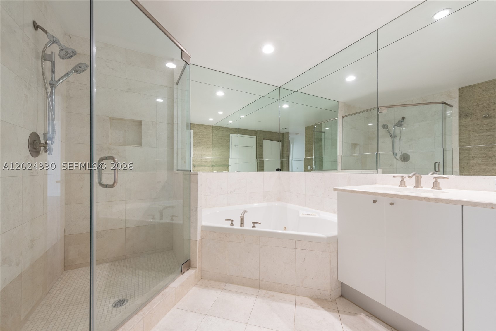 901 Brickell Key Blvd #2006, Miami FL 33131