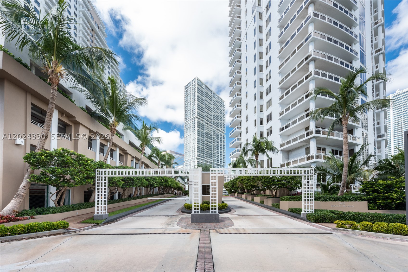 901 Brickell Key Blvd #2006, Miami FL 33131