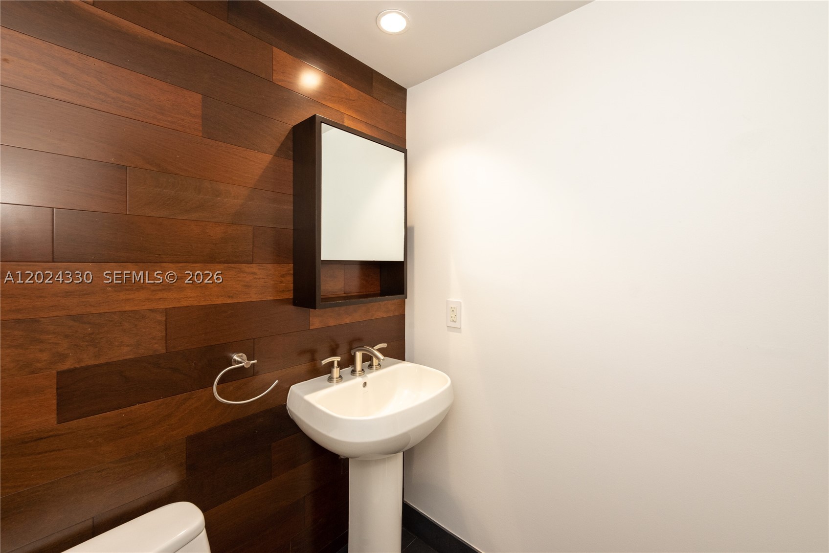 901 Brickell Key Blvd #2006, Miami FL 33131