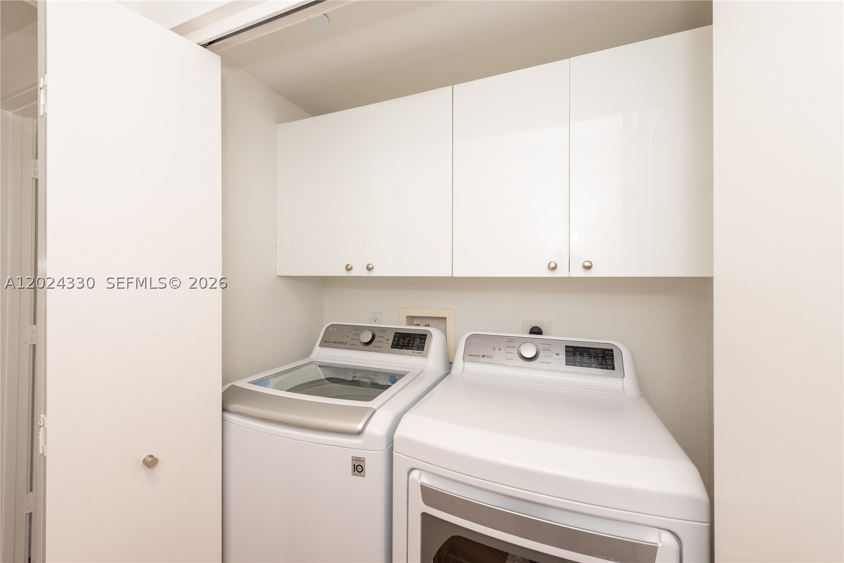 901 Brickell Key Blvd #2006, Miami FL 33131