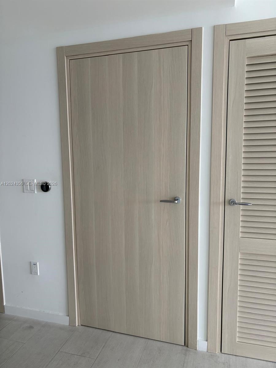 1000 Brickell Plz #2108, Miami FL 33131