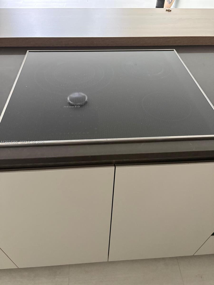 1000 Brickell Plz #2108, Miami FL 33131