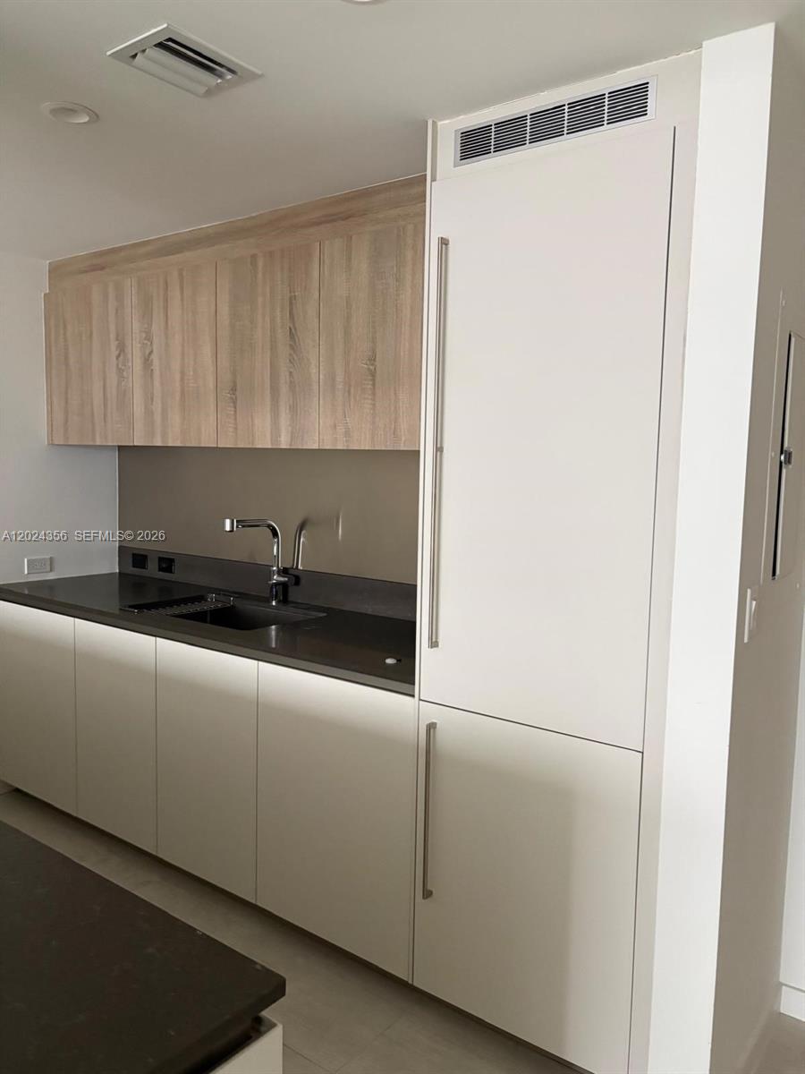1000 Brickell Plz #2108, Miami FL 33131