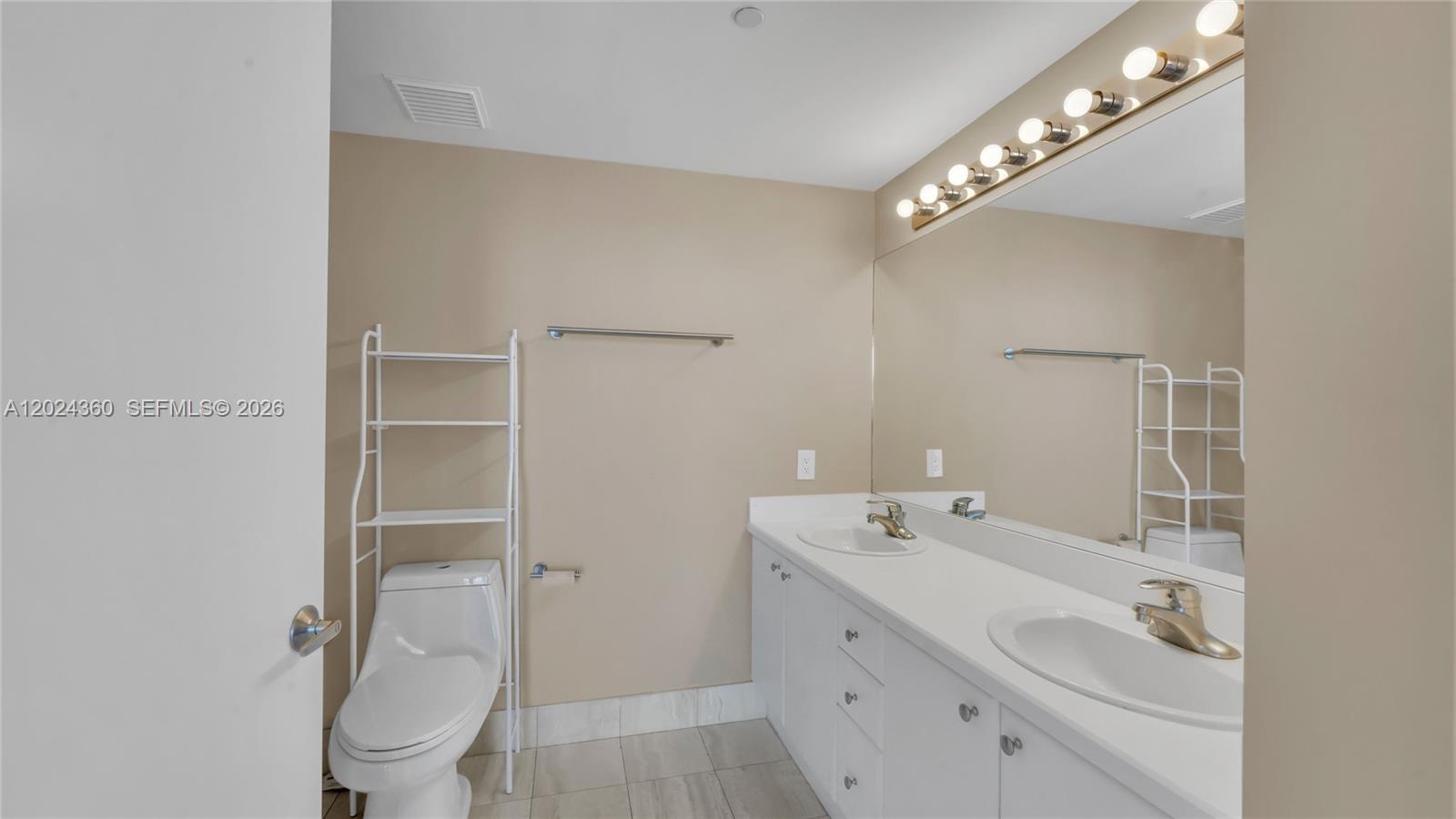 2475 Brickell Ave #2501, Miami FL 33129