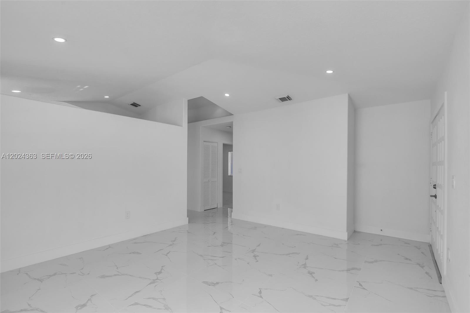 9703 NW 127th St, Hialeah Gardens FL 33018
