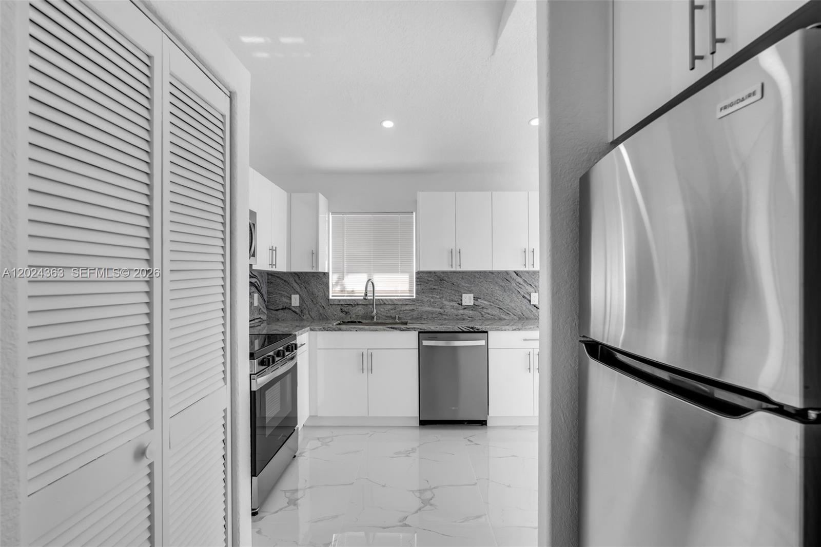 9703 NW 127th St, Hialeah Gardens FL 33018