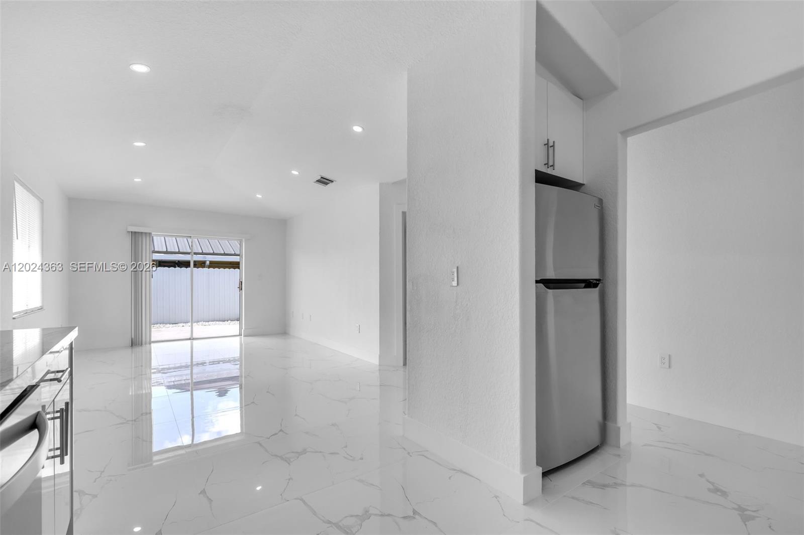 9703 NW 127th St, Hialeah Gardens FL 33018