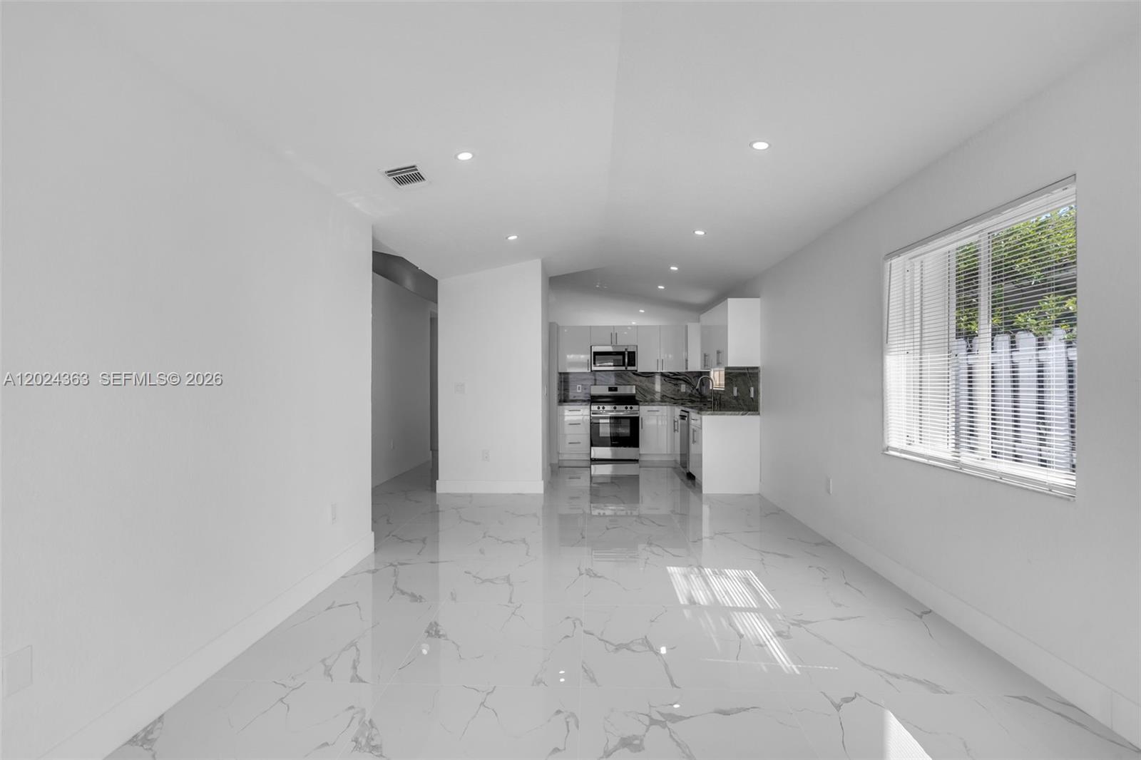 9703 NW 127th St, Hialeah Gardens FL 33018