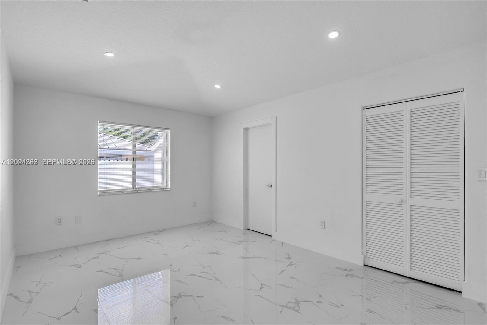 9703 NW 127th St, Hialeah Gardens FL 33018