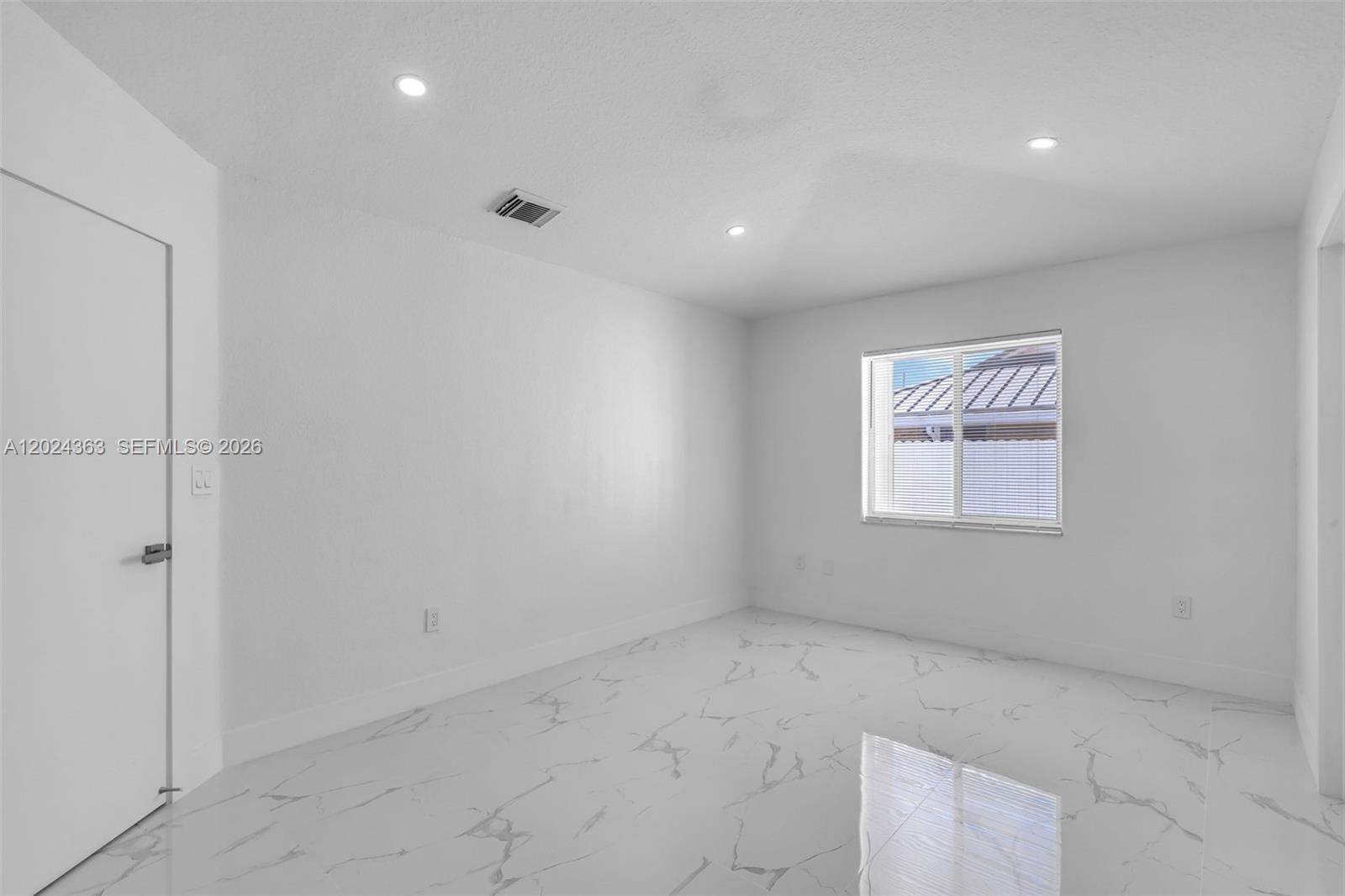 9703 NW 127th St, Hialeah Gardens FL 33018