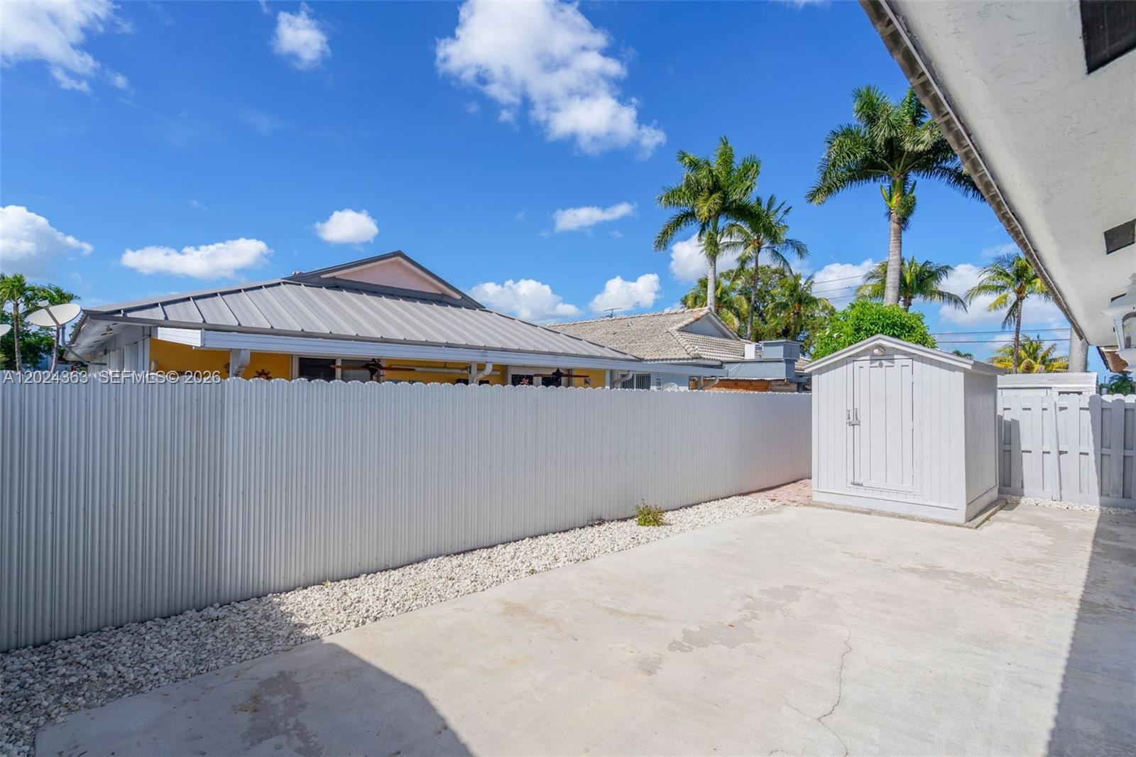 9703 NW 127th St, Hialeah Gardens FL 33018