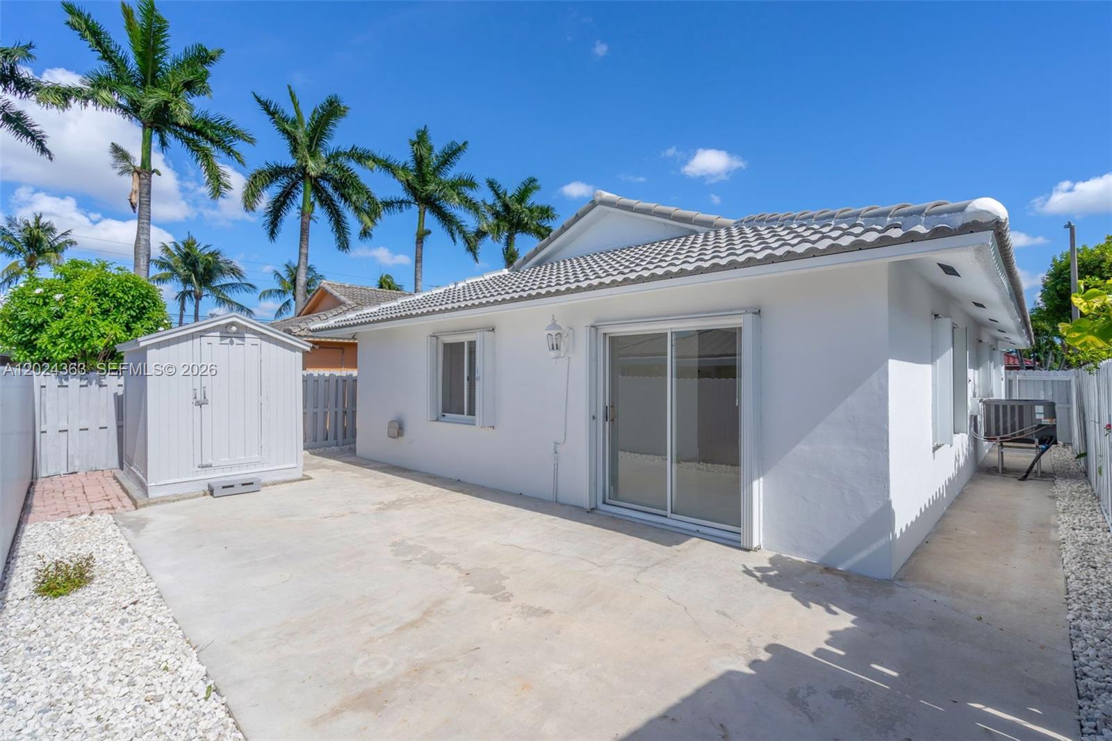 9703 NW 127th St, Hialeah Gardens FL 33018