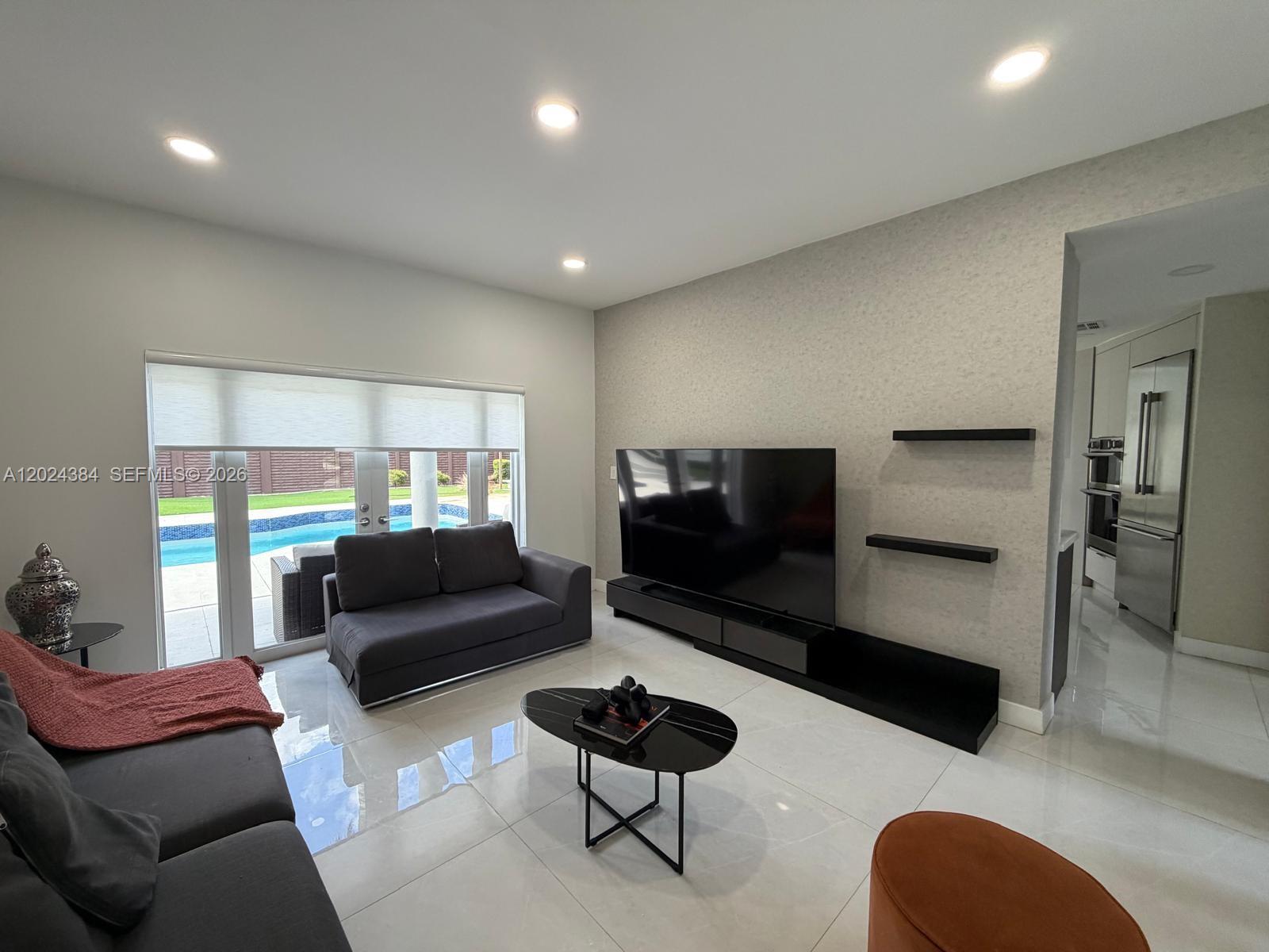 10462 NW 130th St #1, Hialeah Gardens FL 33018