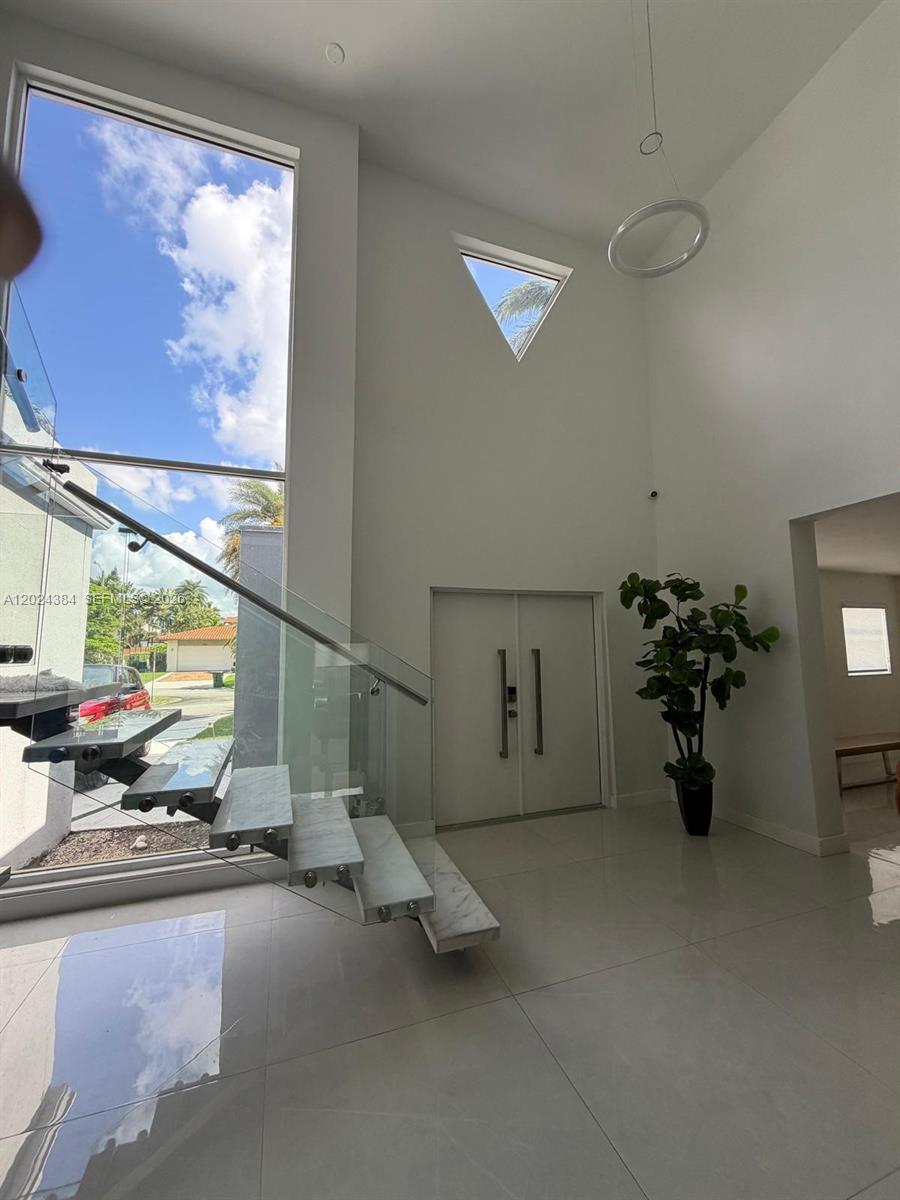 10462 NW 130th St #1, Hialeah Gardens FL 33018