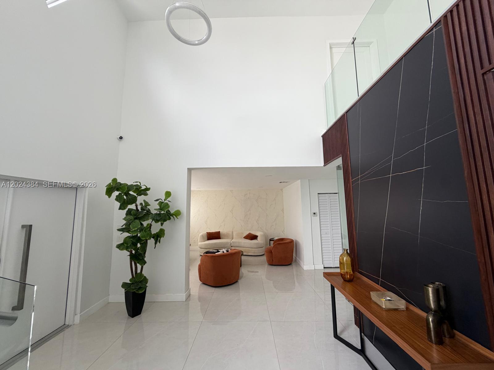 10462 NW 130th St #1, Hialeah Gardens FL 33018
