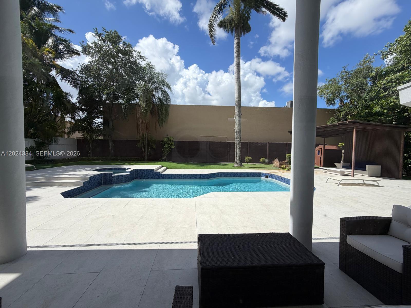 10462 NW 130th St #1, Hialeah Gardens FL 33018