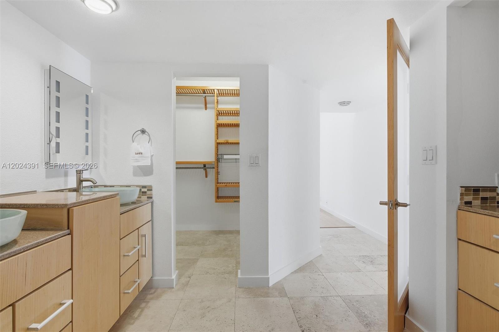 520 Brickell Key Dr #A1615, Miami FL 33131