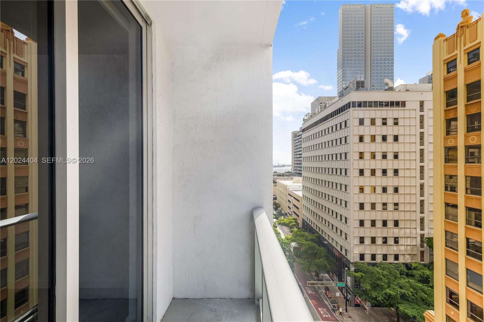151 SE 1st St #905, Miami FL 33131