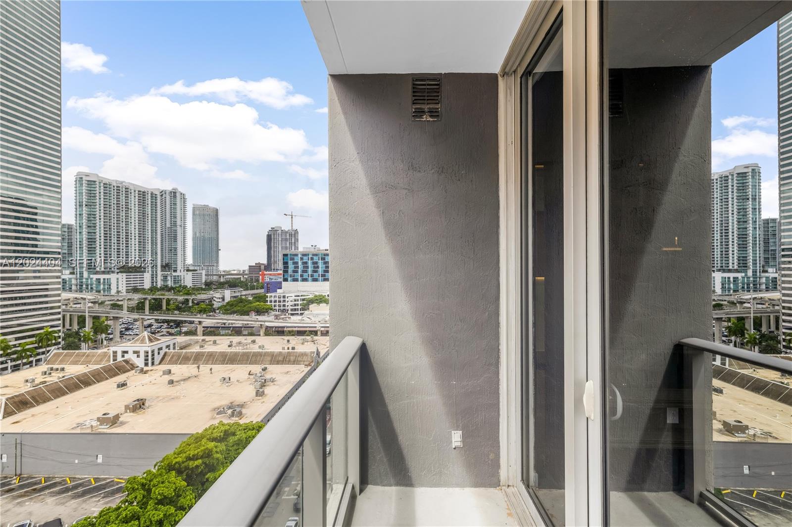 151 SE 1st St #905, Miami FL 33131