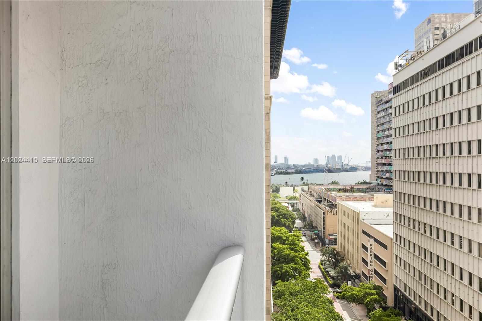 151 SE 1st St #905, Miami FL 33131