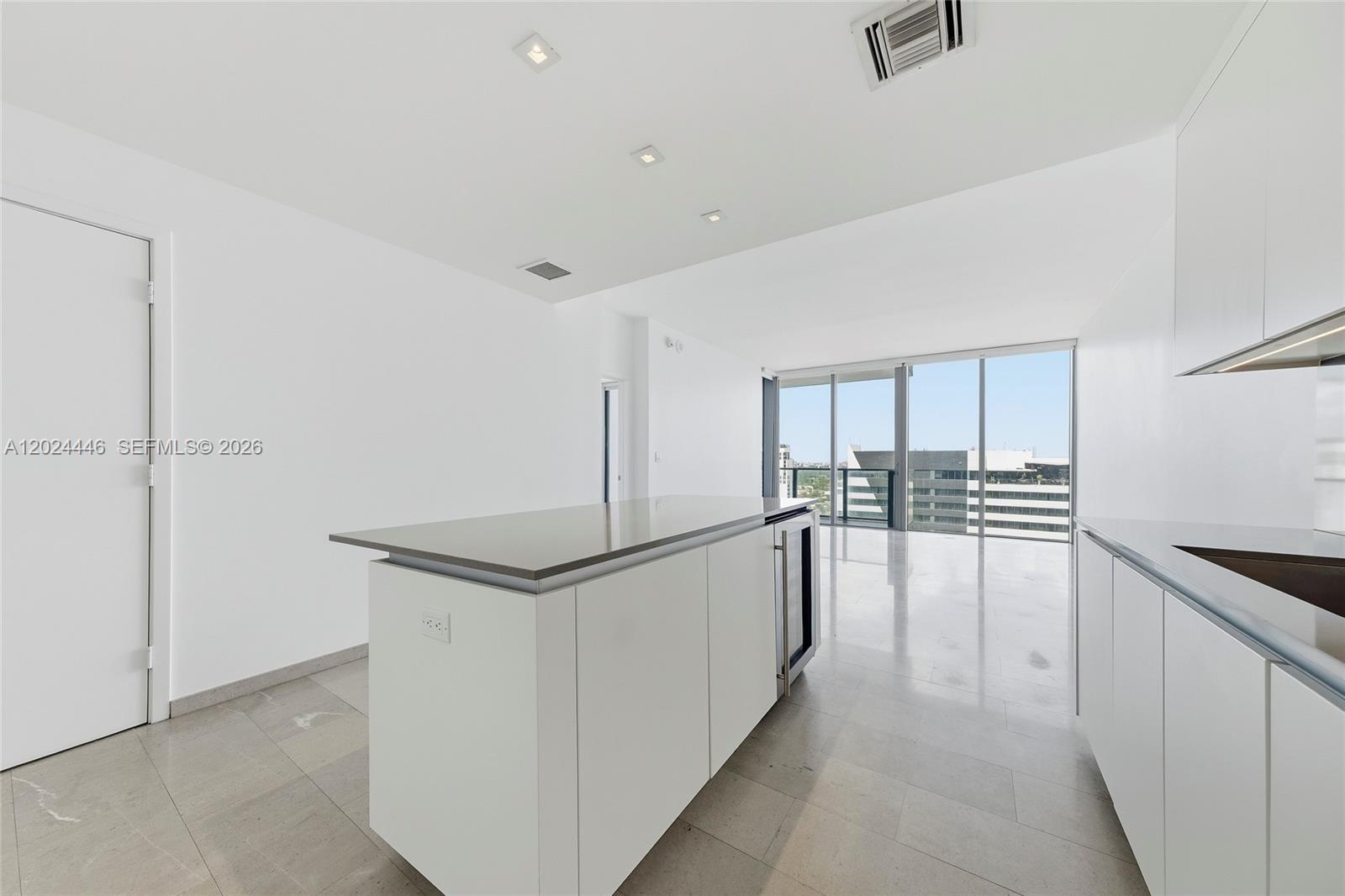 88 SW 7th St #2008, Miami FL 33130
