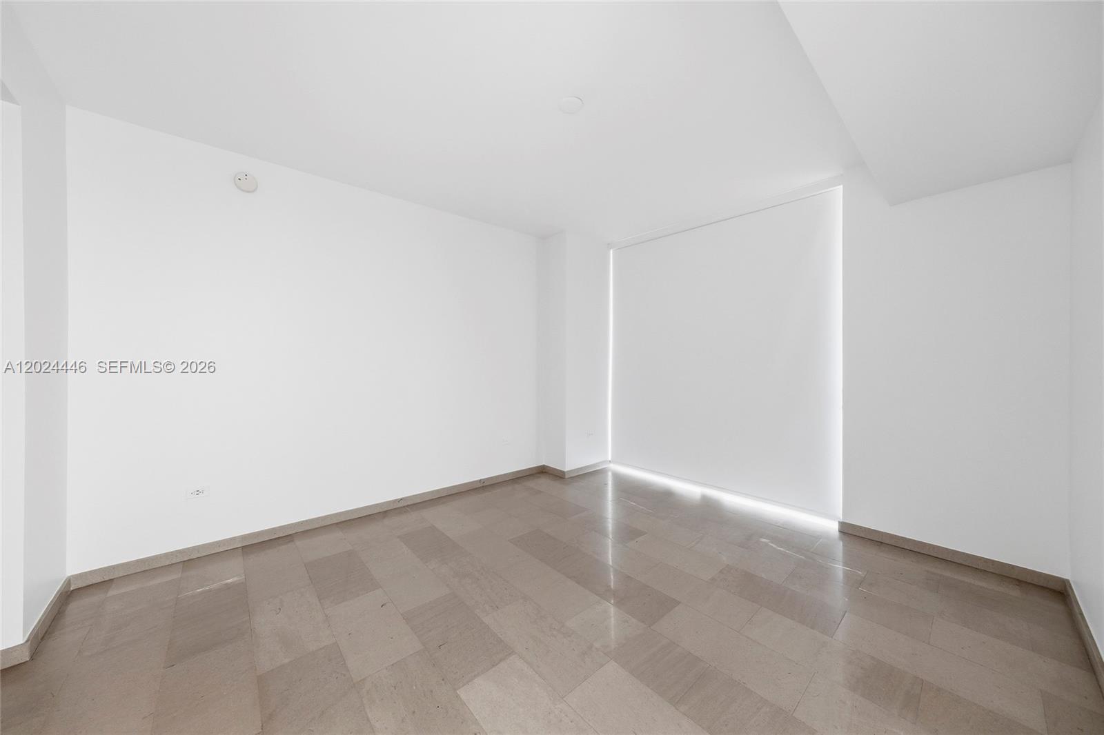 88 SW 7th St #2008, Miami FL 33130