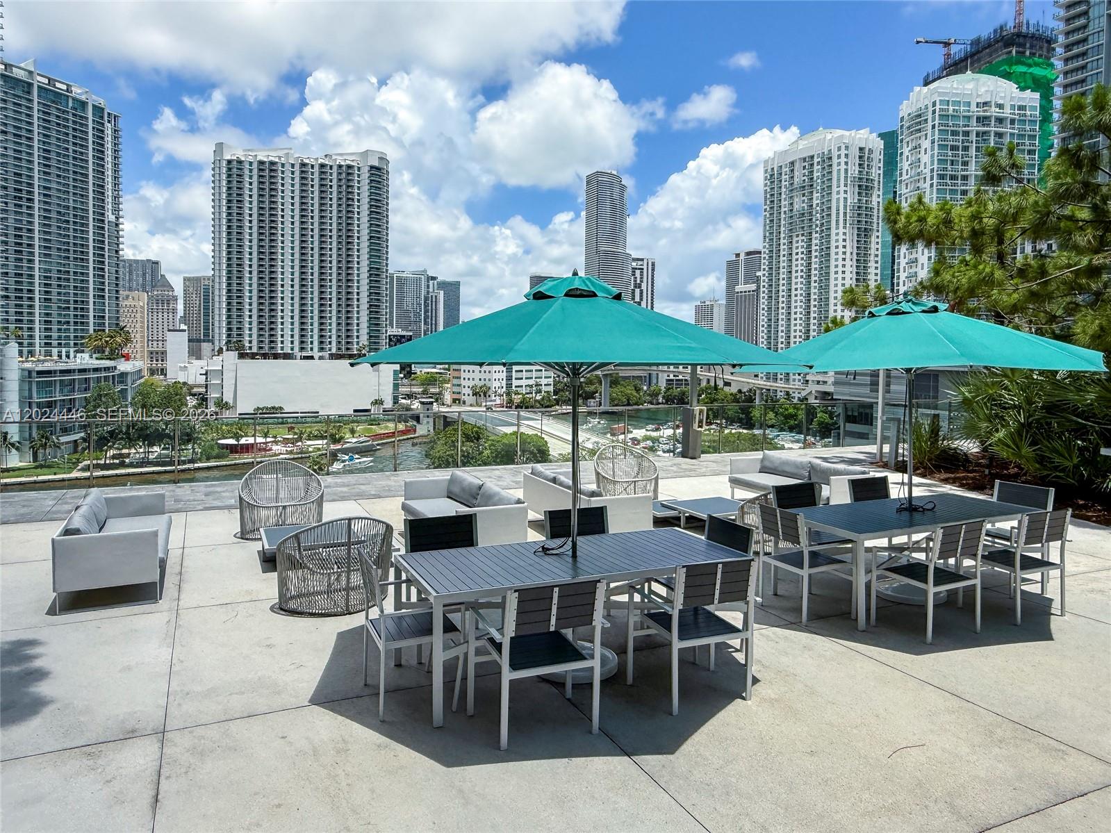 88 SW 7th St #2008, Miami FL 33130