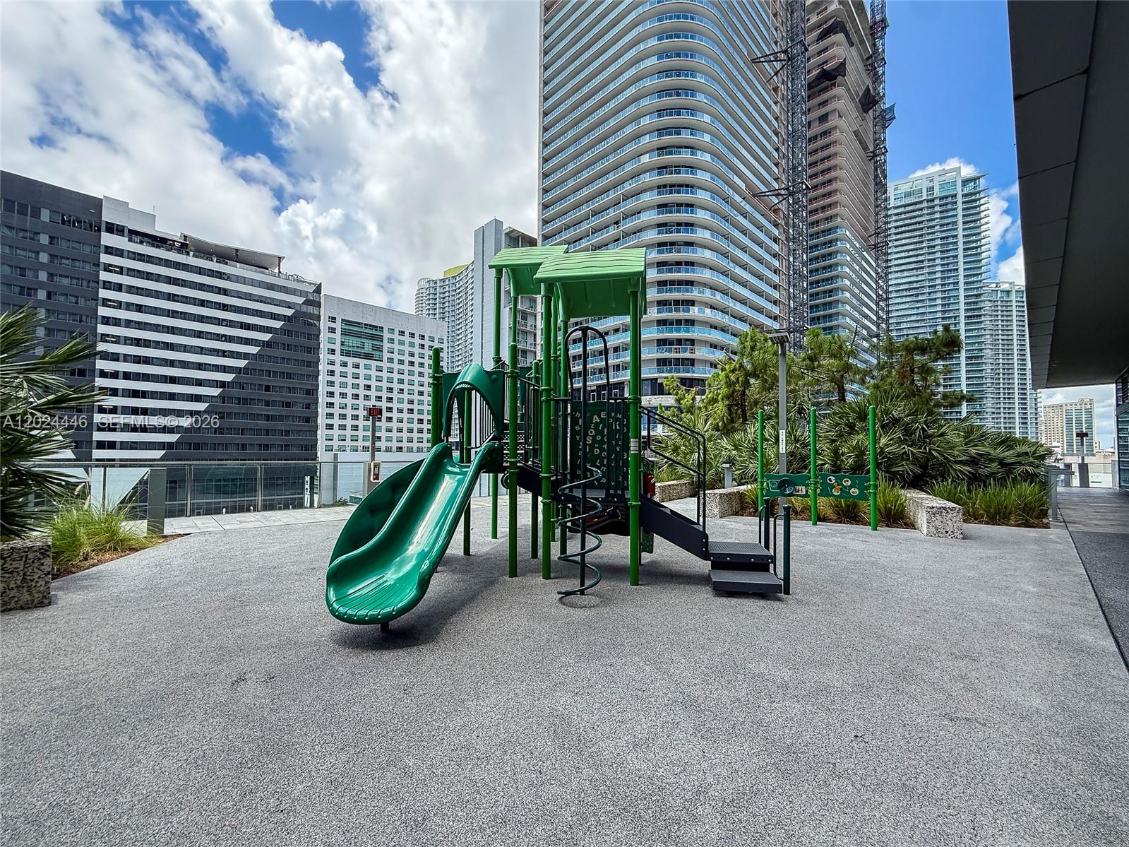 88 SW 7th St #2008, Miami FL 33130