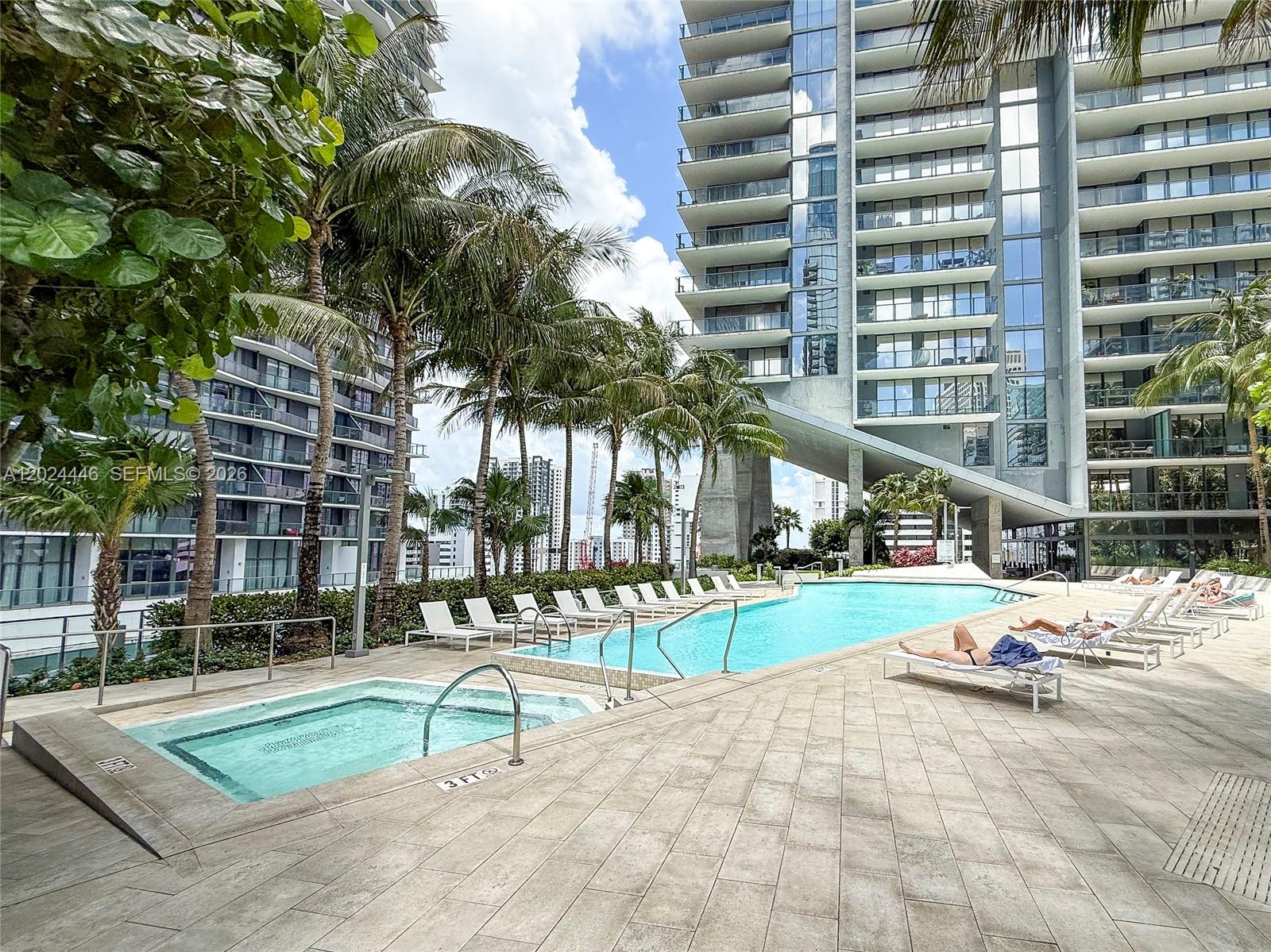 88 SW 7th St #2008, Miami FL 33130