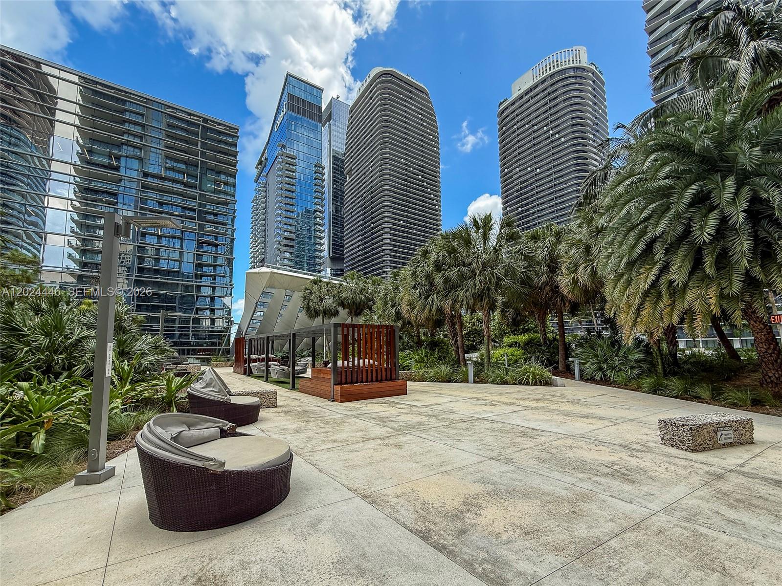 88 SW 7th St #2008, Miami FL 33130