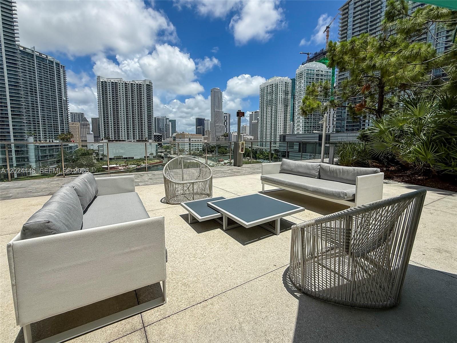 88 SW 7th St #2008, Miami FL 33130