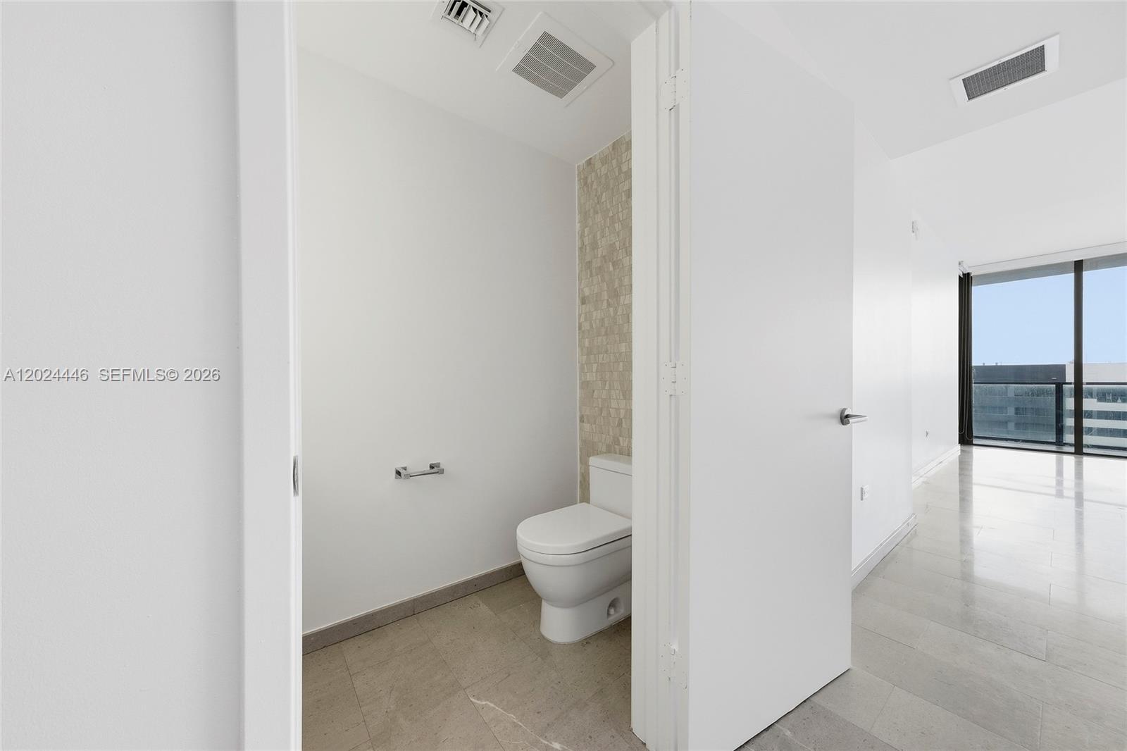 88 SW 7th St #2008, Miami FL 33130
