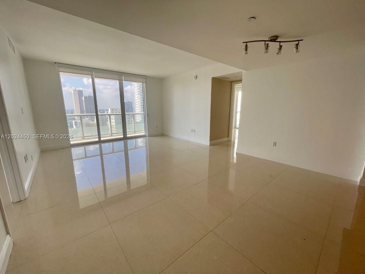 50 Biscayne Blvd #2401, Miami FL 33132