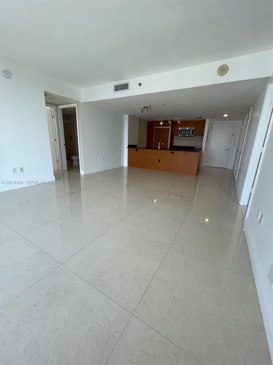 50 Biscayne Blvd #2401, Miami FL 33132