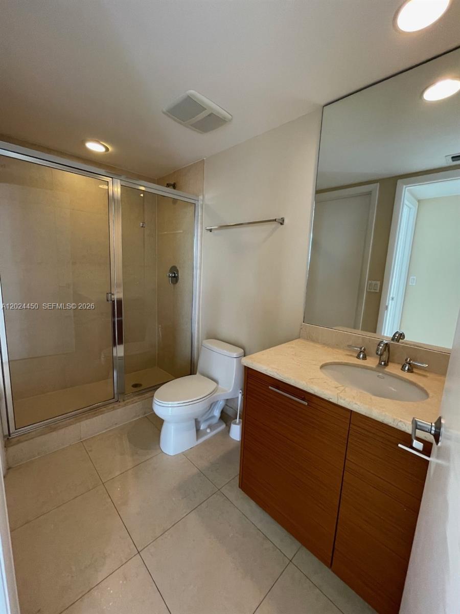 50 Biscayne Blvd #2401, Miami FL 33132
