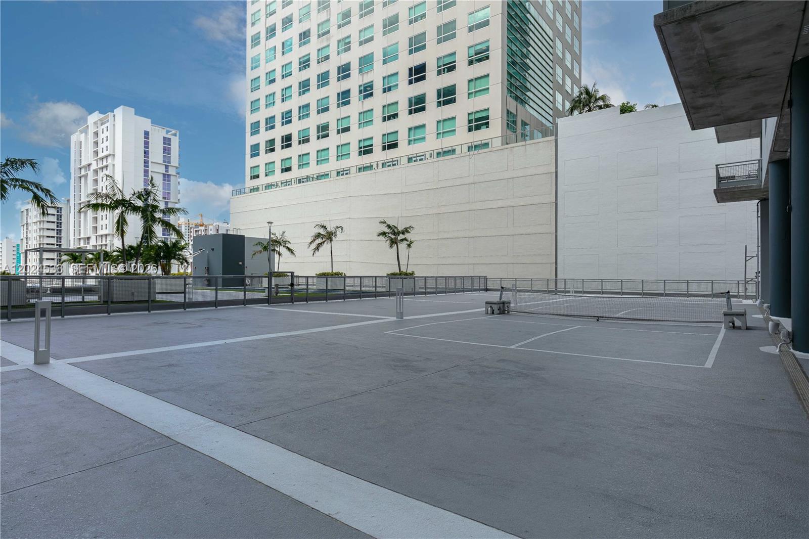 690 SW 1st Ct #PHII17, Miami FL 33130