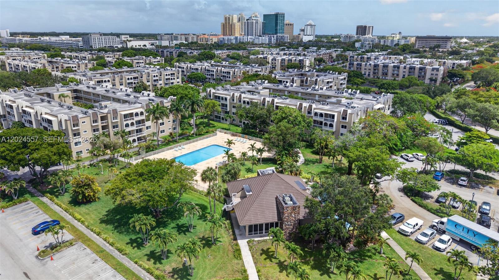 7920 Camino Real #M-109, Miami FL 33143