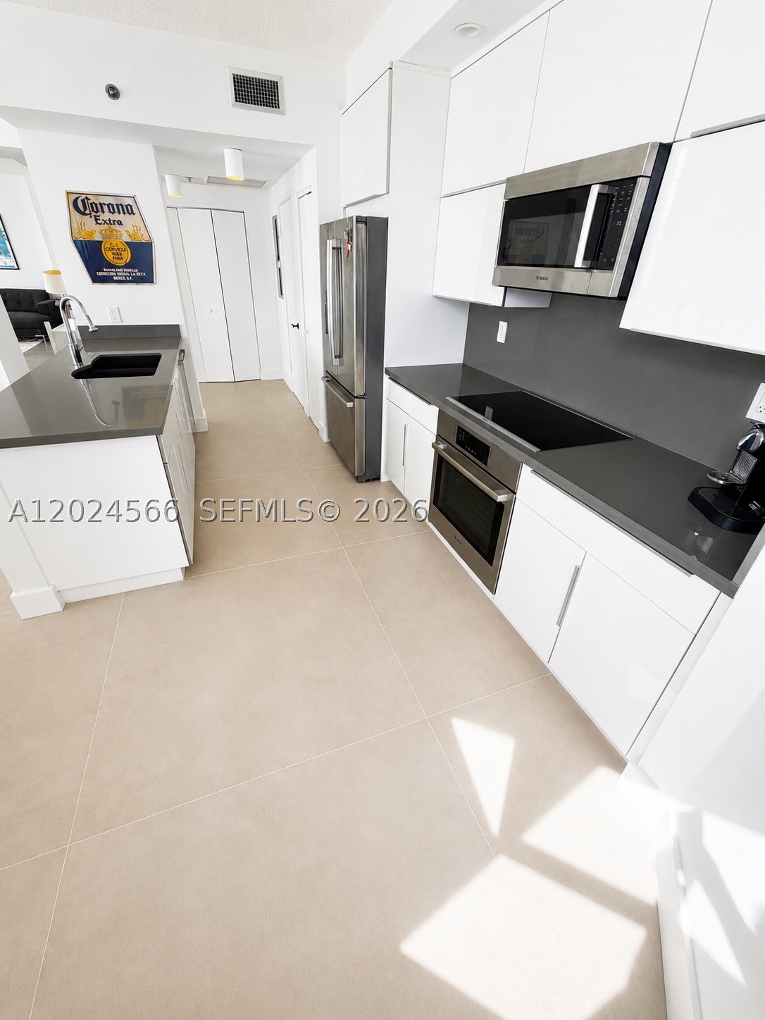 4201 Collins Ave #1503, Miami Beach FL 33140