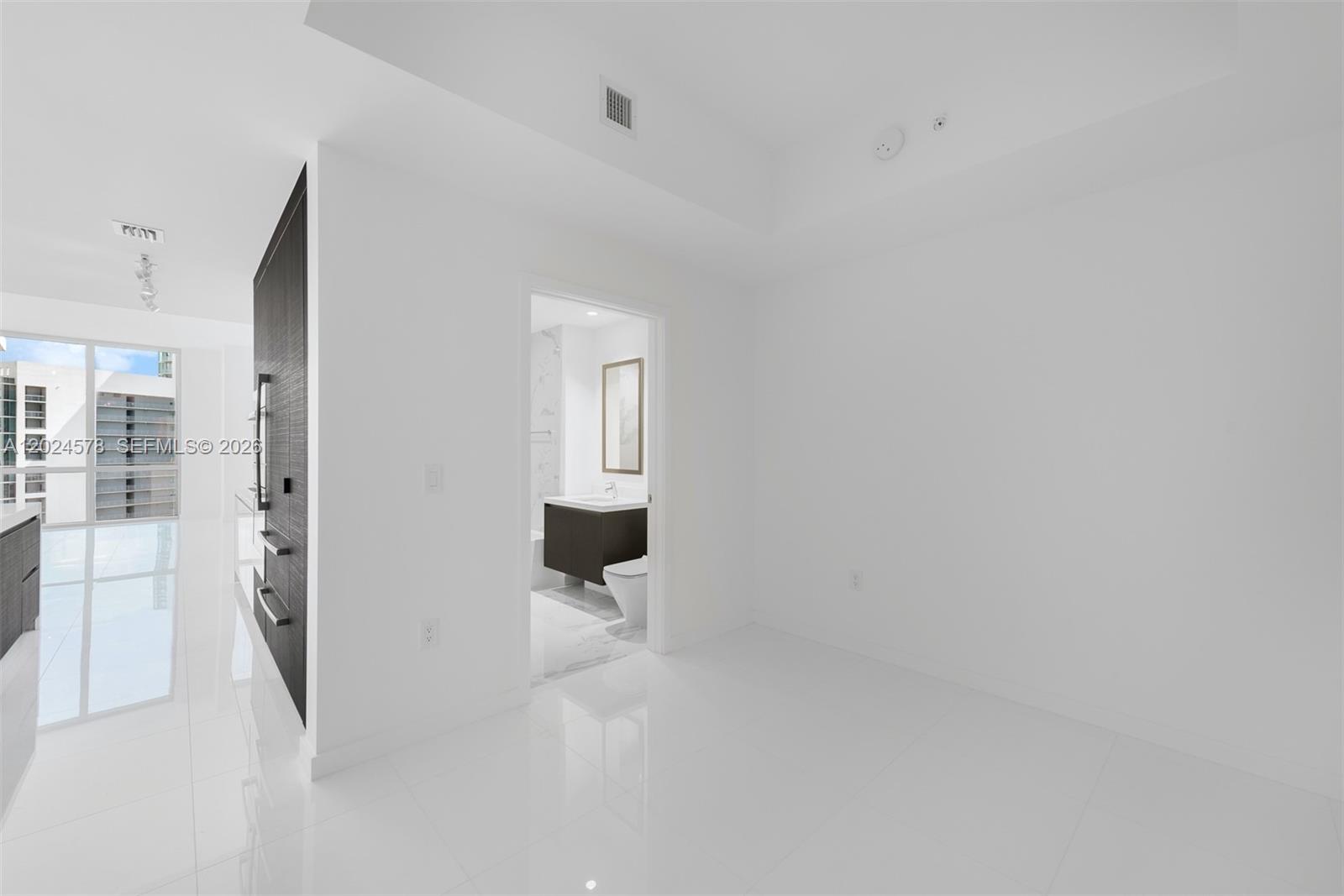 851 NE 1st Ave #4305, Miami FL 33132