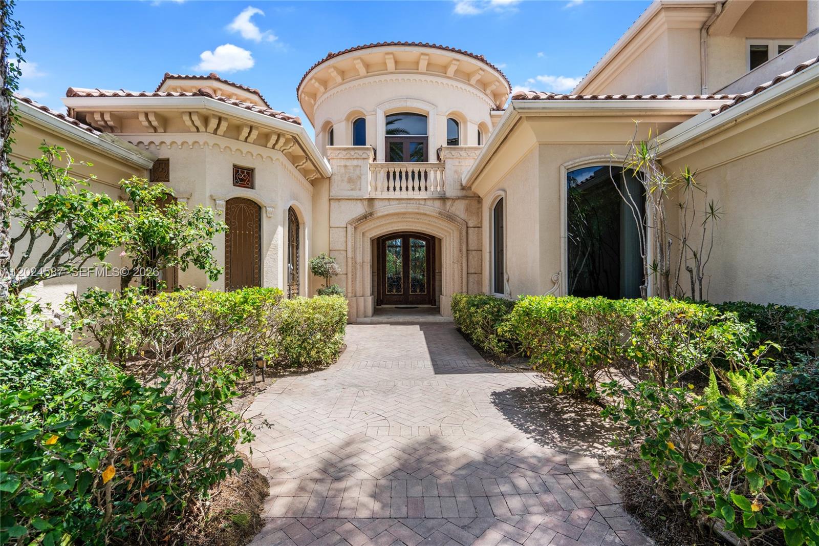832 Harbour Isle Place, North Palm Beach FL 33410
