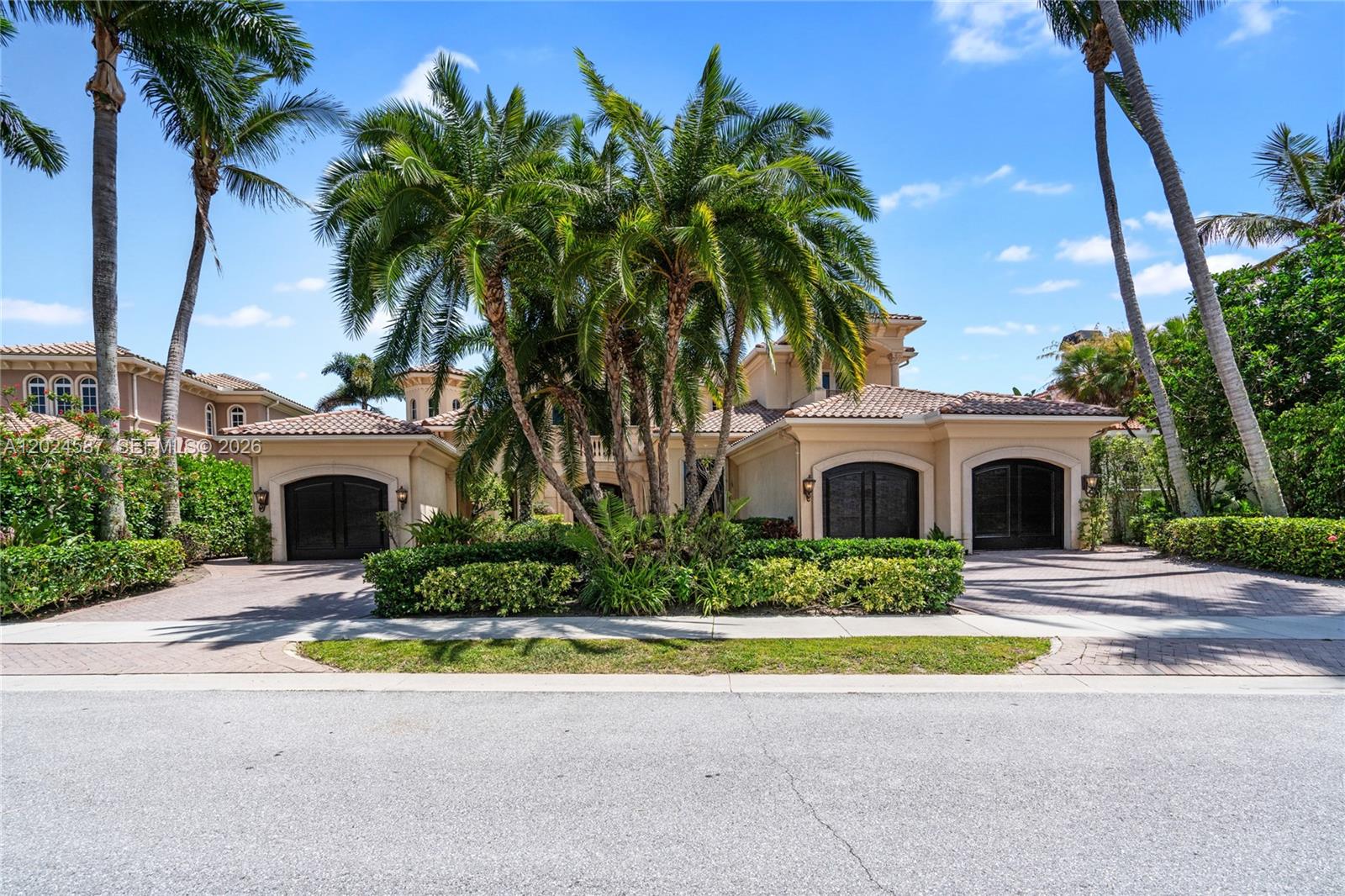 832 Harbour Isle Place, North Palm Beach FL 33410