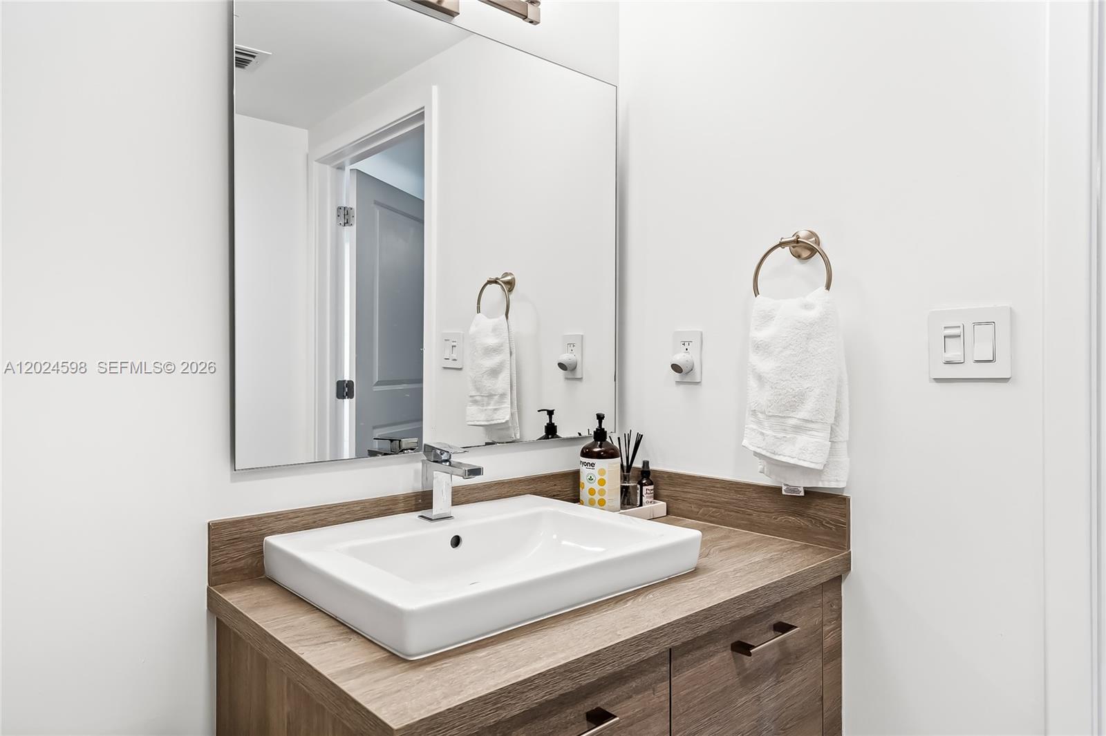 400 Sunny Isles Blvd #1202, Sunny Isles Beach FL 33160