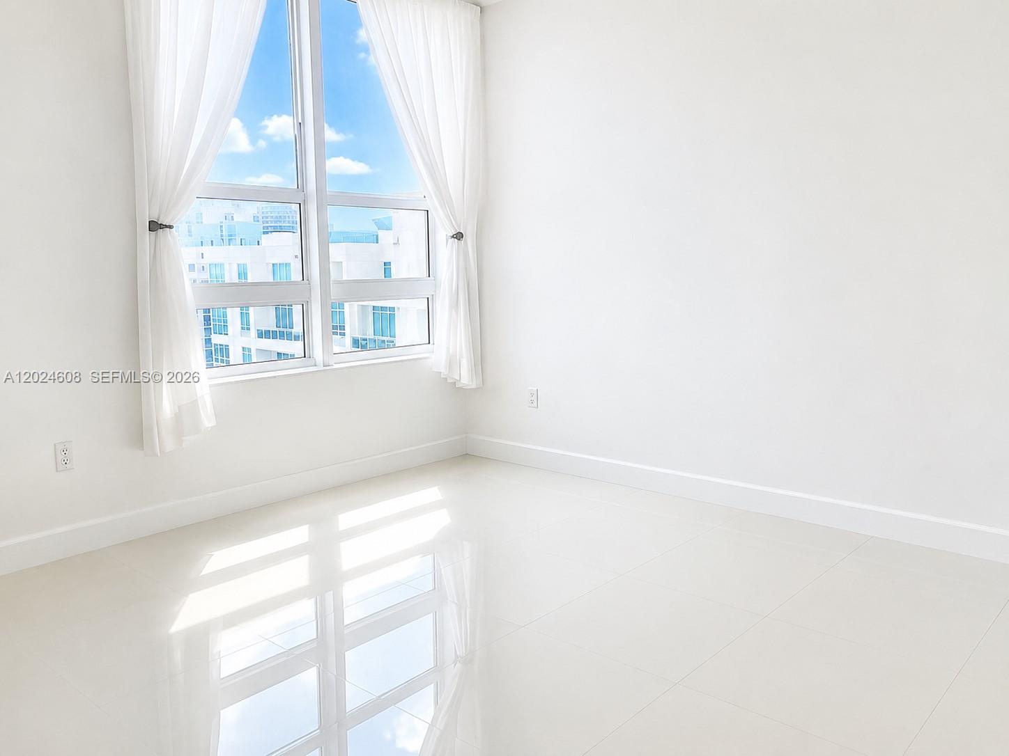 950 BRICKELL BAY DR #4509, Miami FL 33131