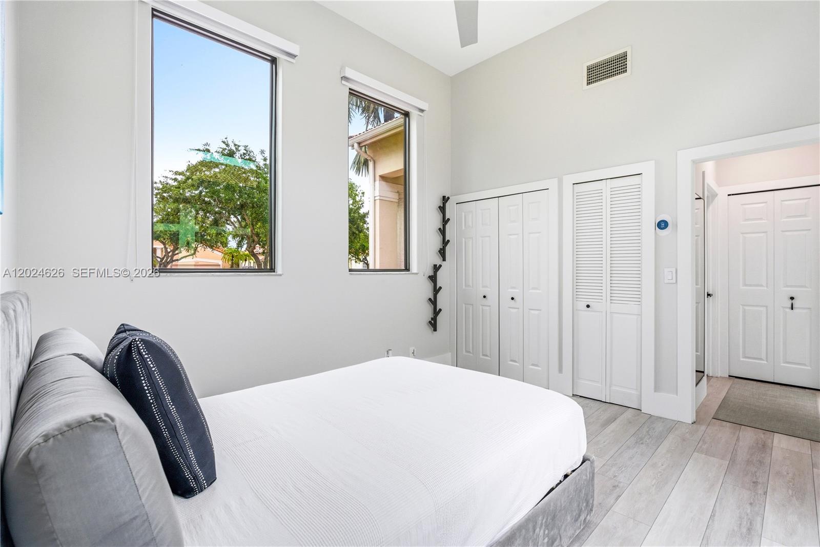16460 NW 12th St, Pembroke Pines FL 33028