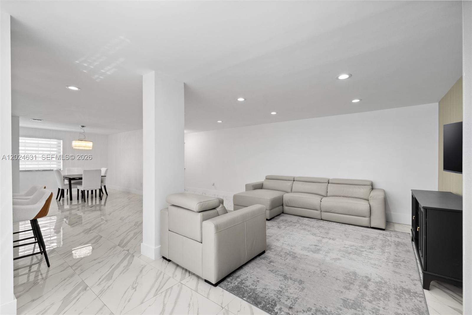 3549 Magellan Cir #418, Aventura FL 33180