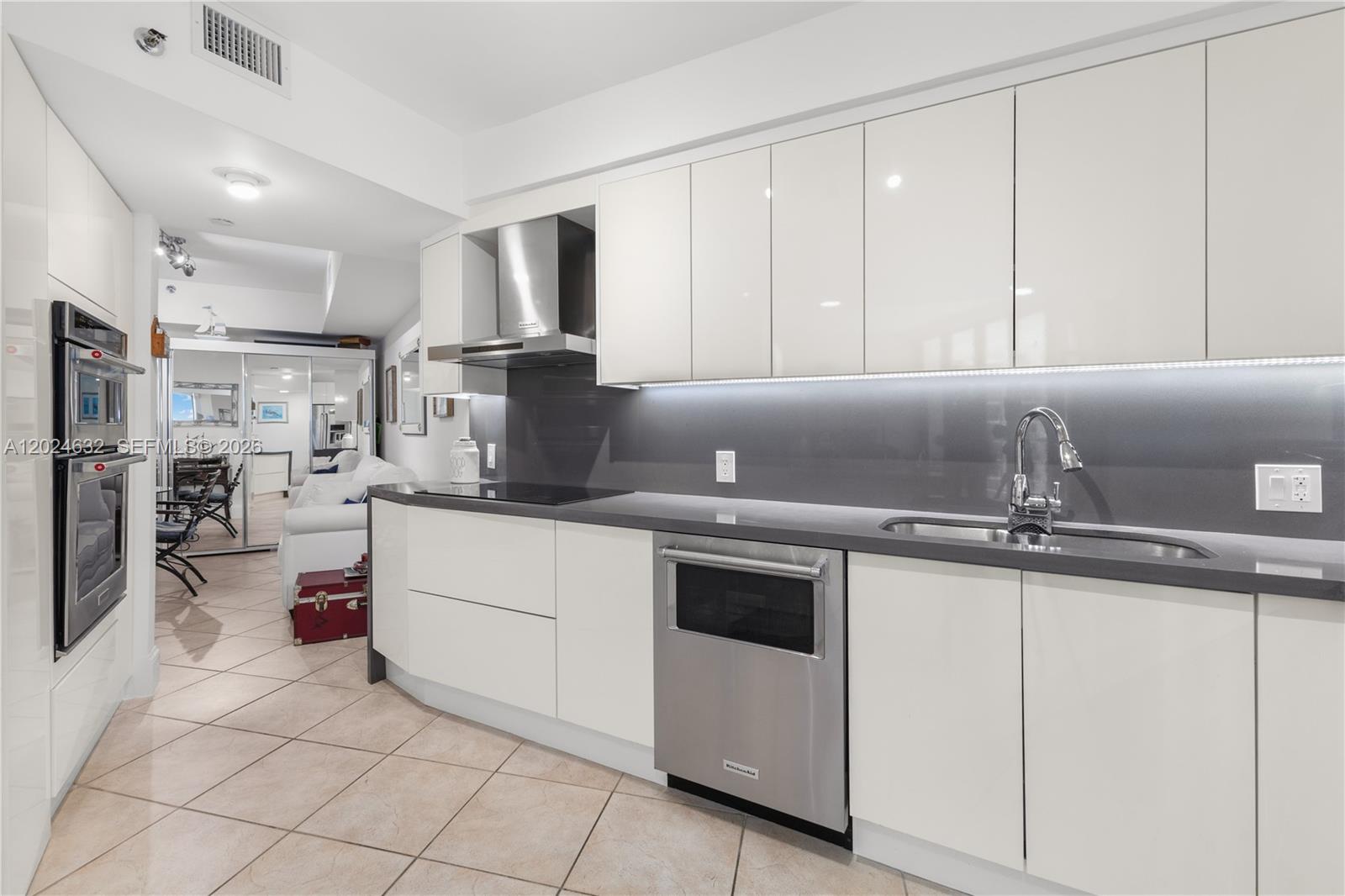 20281 E Country Club Dr #510, Aventura FL 33180