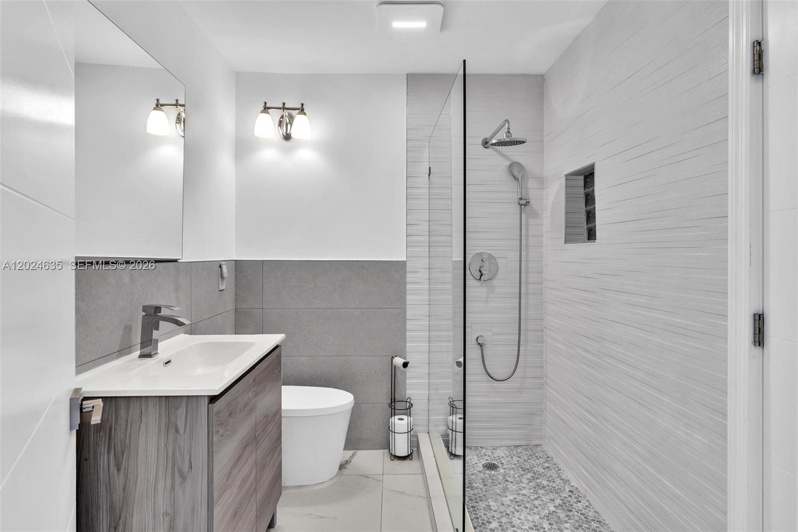 9257 Bay Dr, Surfside FL 33154